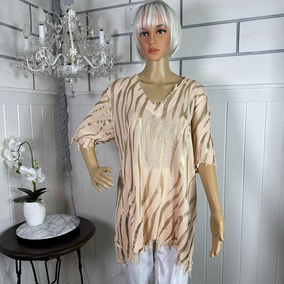 NEW Amoli Zero Effort Zebra Knit Top Chic Frayed Tattered Edges Size M/L - Picture 2 of 7